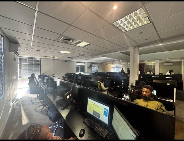500M² OFFICE TO LET IN LA LUCIA